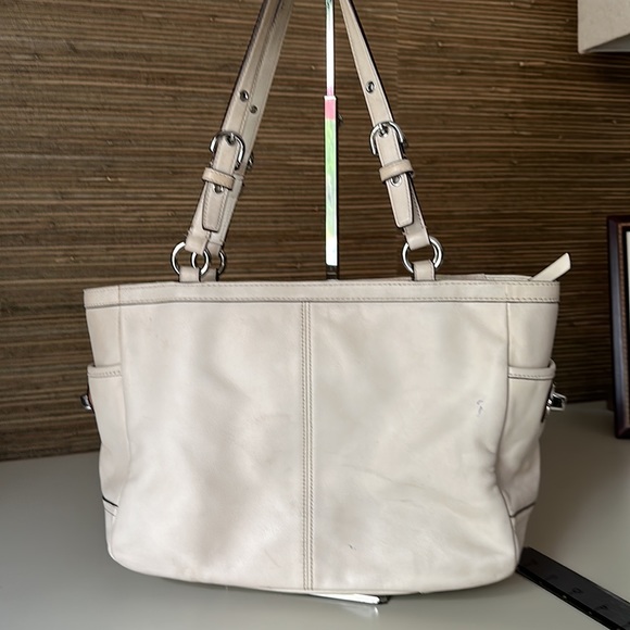 Coach Cream Color Shoulder Bag - Picture 2 of 14